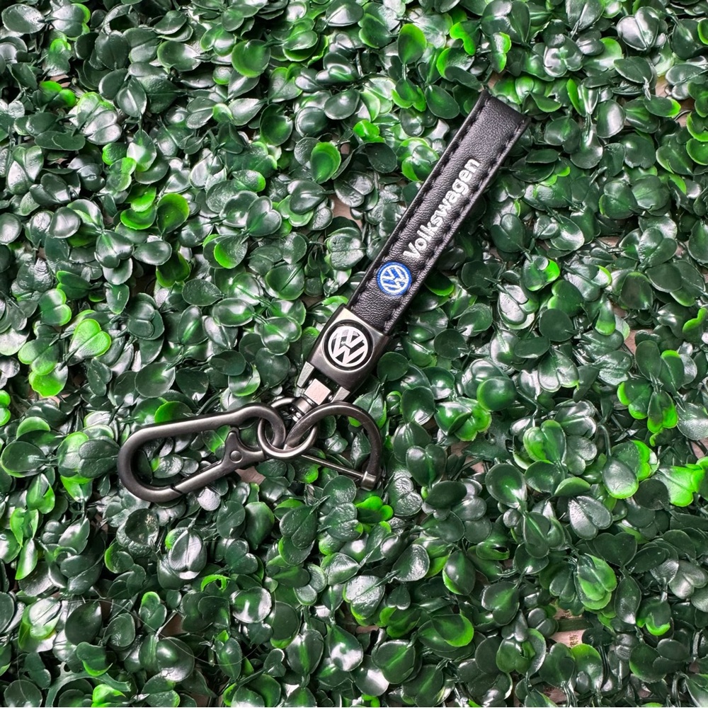 Volkswagen car keys holder keychain new in package